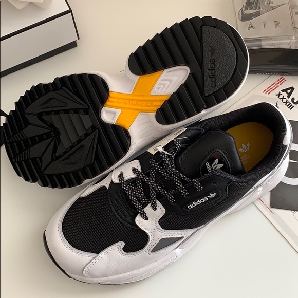 NWT adidas Falcon Oreo - Picture 9 of 9